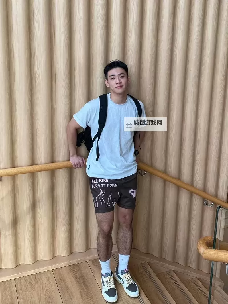 中国帅气体育生GARY视频：展现阳光运动风采图1