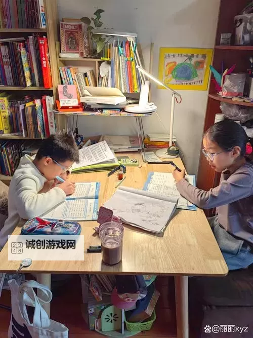 精彩瞬间:坐在学霸的棒棒上写作业视频全记录图1