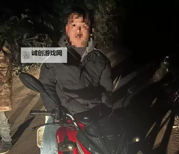 醉驾男子撞翻车又爬回车内酣睡：意外醉驾事件引发关注图1