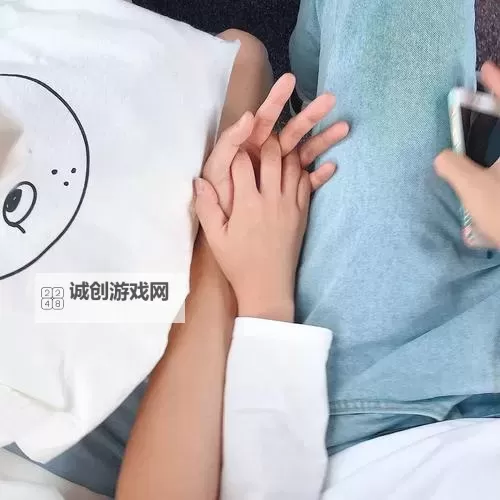 探索甜蜜瞬间：最美情侣免费观看视频HD精彩合集图1