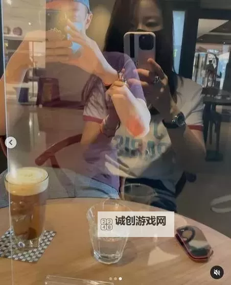 经典回忆:亚洲自拍偷拍的永恒魅力图1