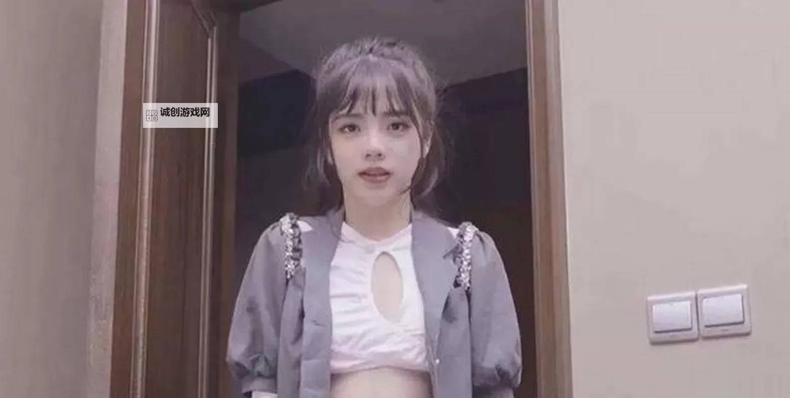 最新曝光！潘甜甜直播号火爆全网，粉丝纷纷追捧图1