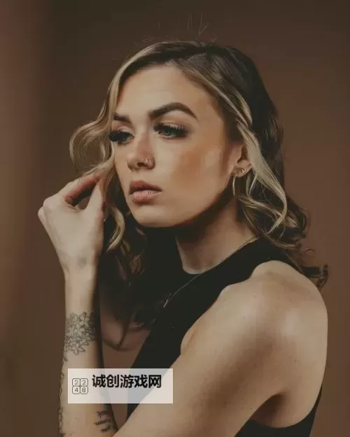 突破界限：探索最大胆欧美人体的艺术魅力图1