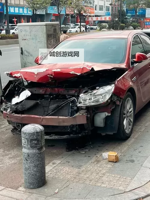 在车里被撞了八次高C：意外车祸背后的故事图2