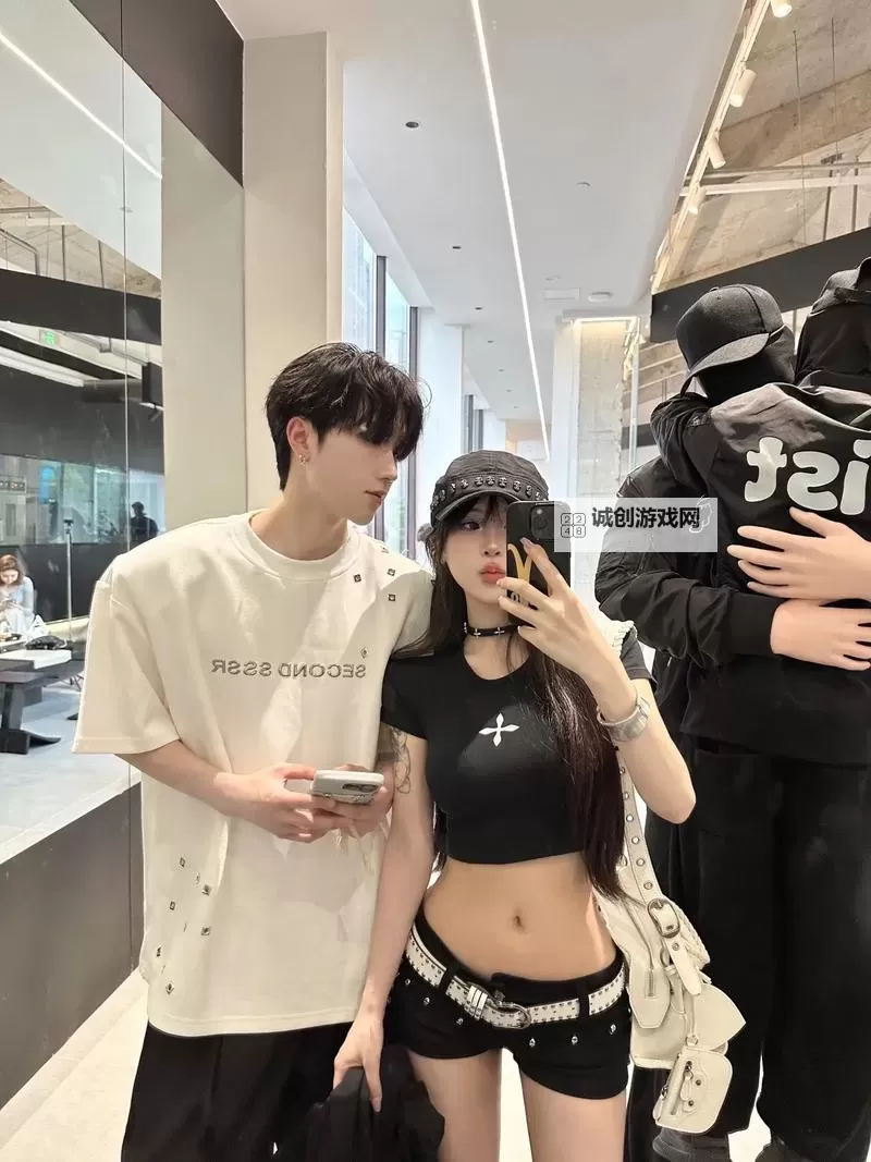 美女与帅哥一起差差:浪漫时光的甜蜜瞬间图1